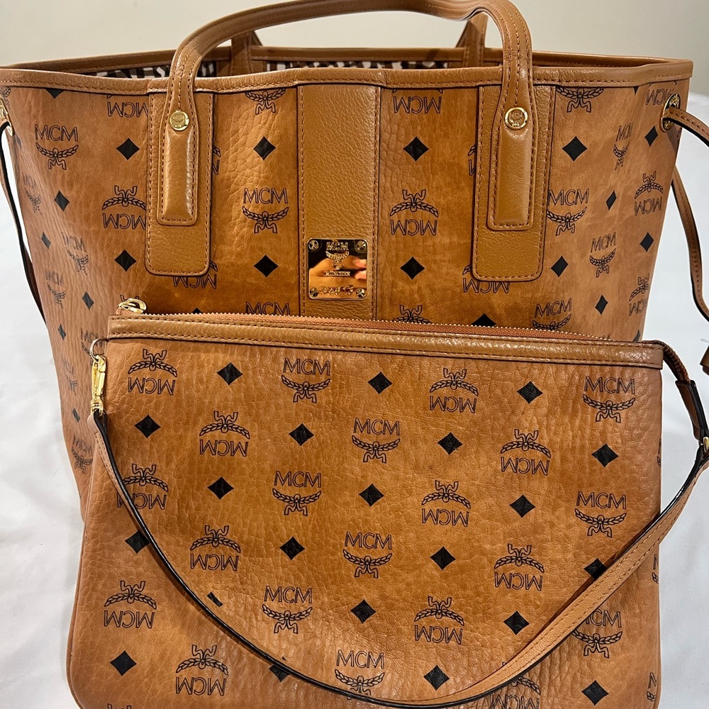 MCM medium Cognac Visetos Logo Tote with Matching Pouch in like new condition😍